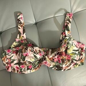 Victoria’s Secret Bikini Top Swimwear like new as is